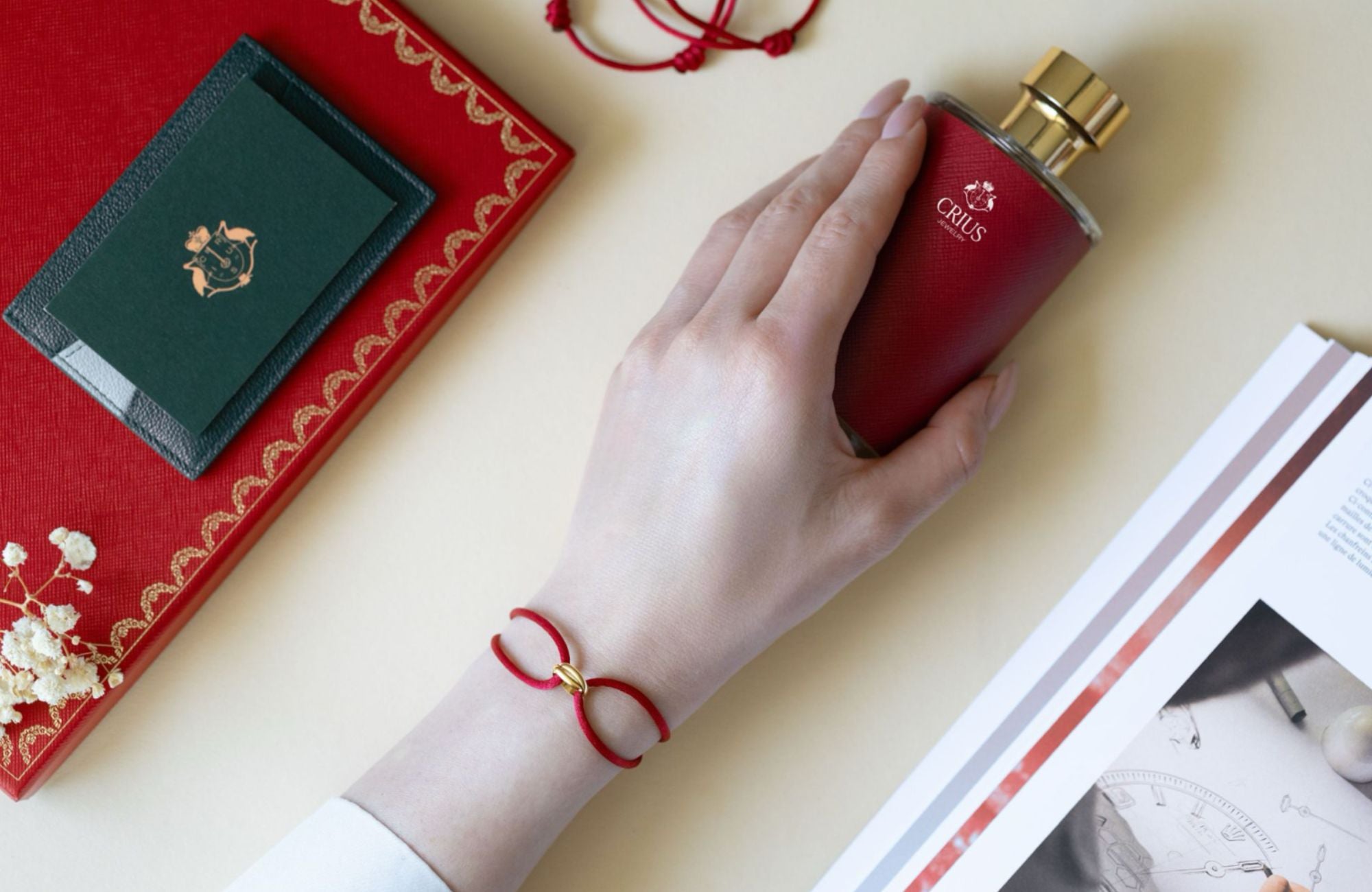 GESCHENKEN IN STRALEND GOUD 