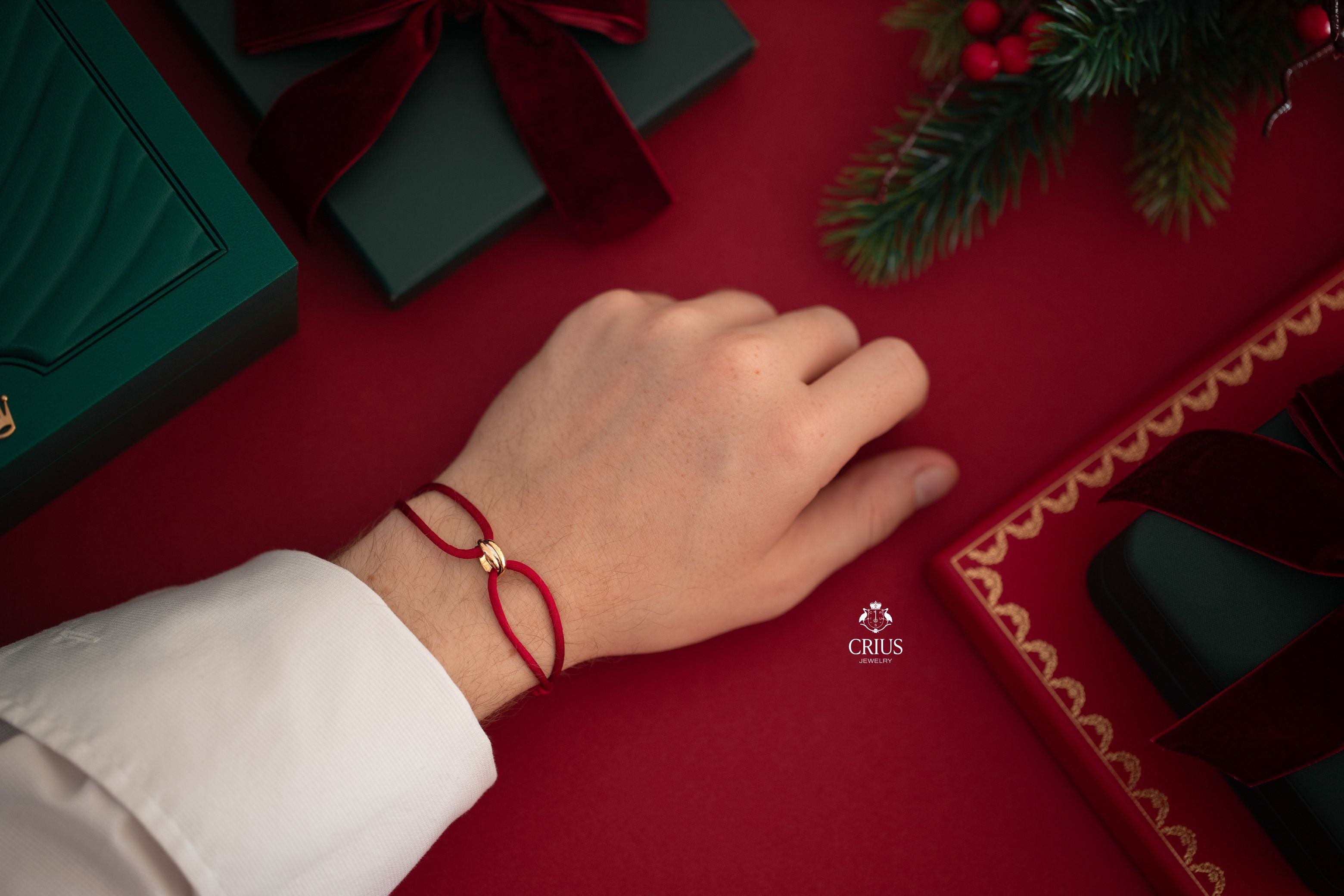 GESCHENKEN IN STRALEND GOUD 